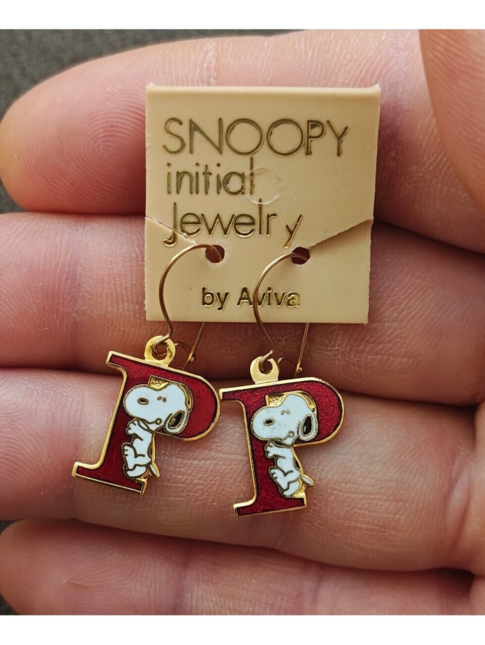 1970s Peanuts Snoopy Initial "P" Gold Tone Cloisonné Enamel Dangle Earrings New.